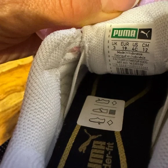 PUMA Kids White and Pink Sneakers brand new size 3 - Picture 7 of 8